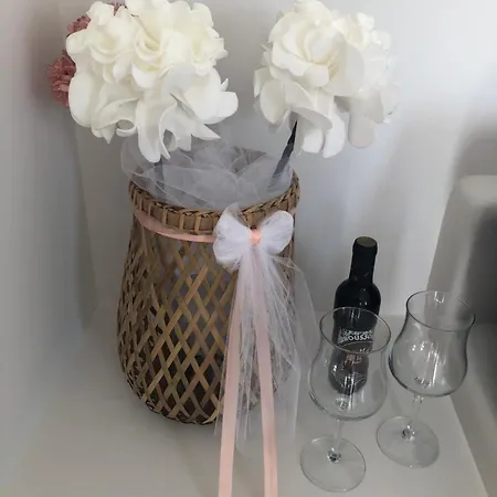 Thallos Cave House And Karterados (Santorini)