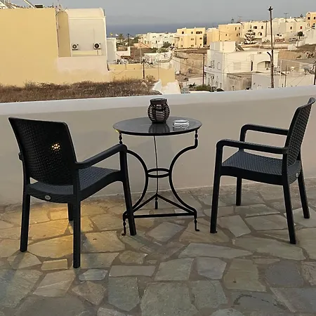 Thallos Cave House And Hébergement de vacances Karterados (Santorini)