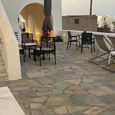 Thallos Cave House And Karterados (Santorini)