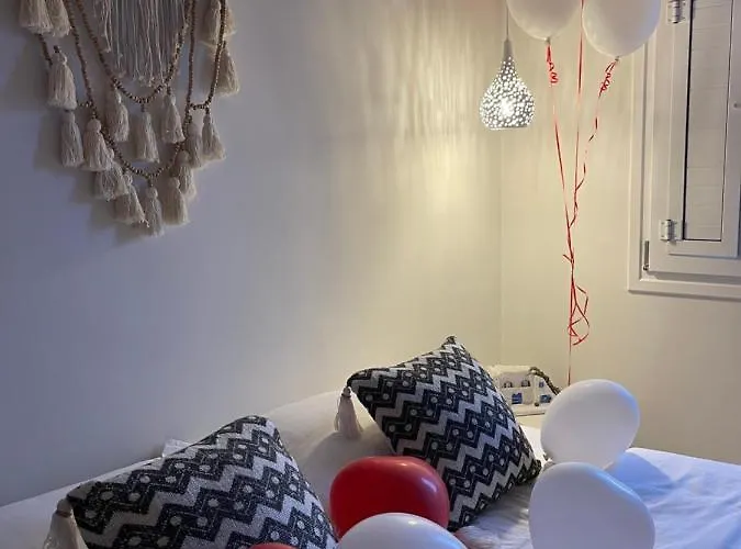 Feriehus Thallos Cave House And *