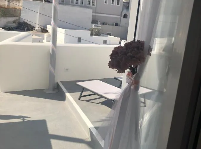 Feriehus Thallos Cave House And *