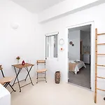 Thallos Cave House And Feriehus *