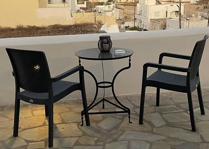 Thallos Cave House And Casa de Férias Karterádos